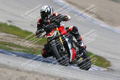 media/Mar-22-2025-TrackDaz (Sat) [[0456df0c41]]/Group B/Session 3 (Outside Grapevine)/